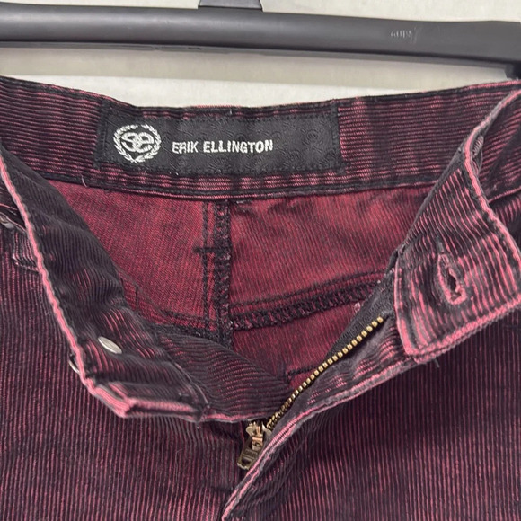 Erik Ellington Krew Short in Maroon Velvety Corduroy Knee Length Size 28 - Picture 6 of 11